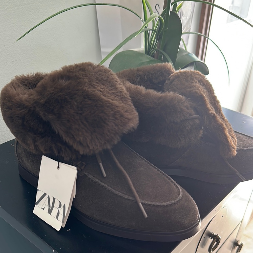 Zara Women's Brown Fur-Lined Shoes